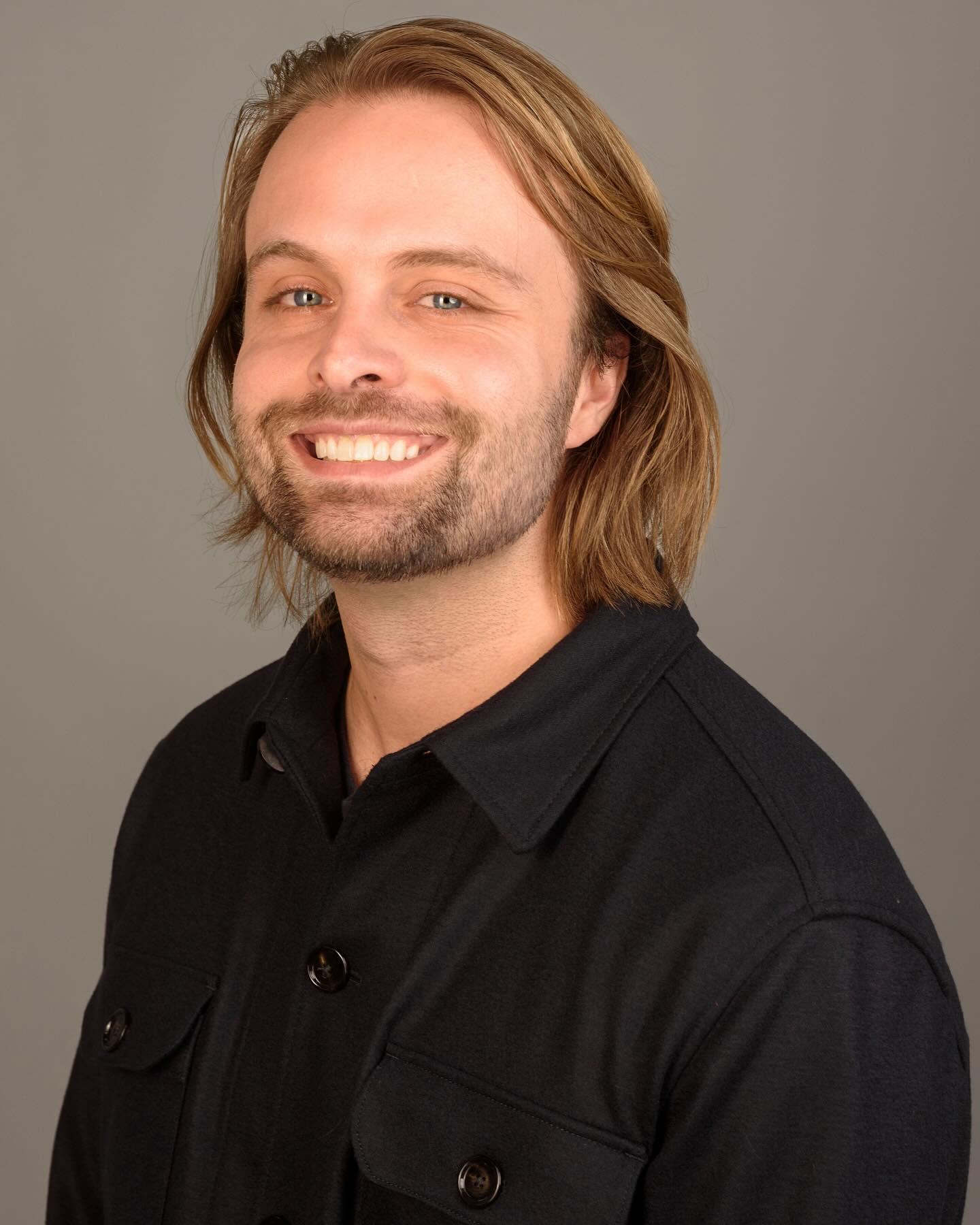 Tazio Galardi in a business setting, representing agent referrals.